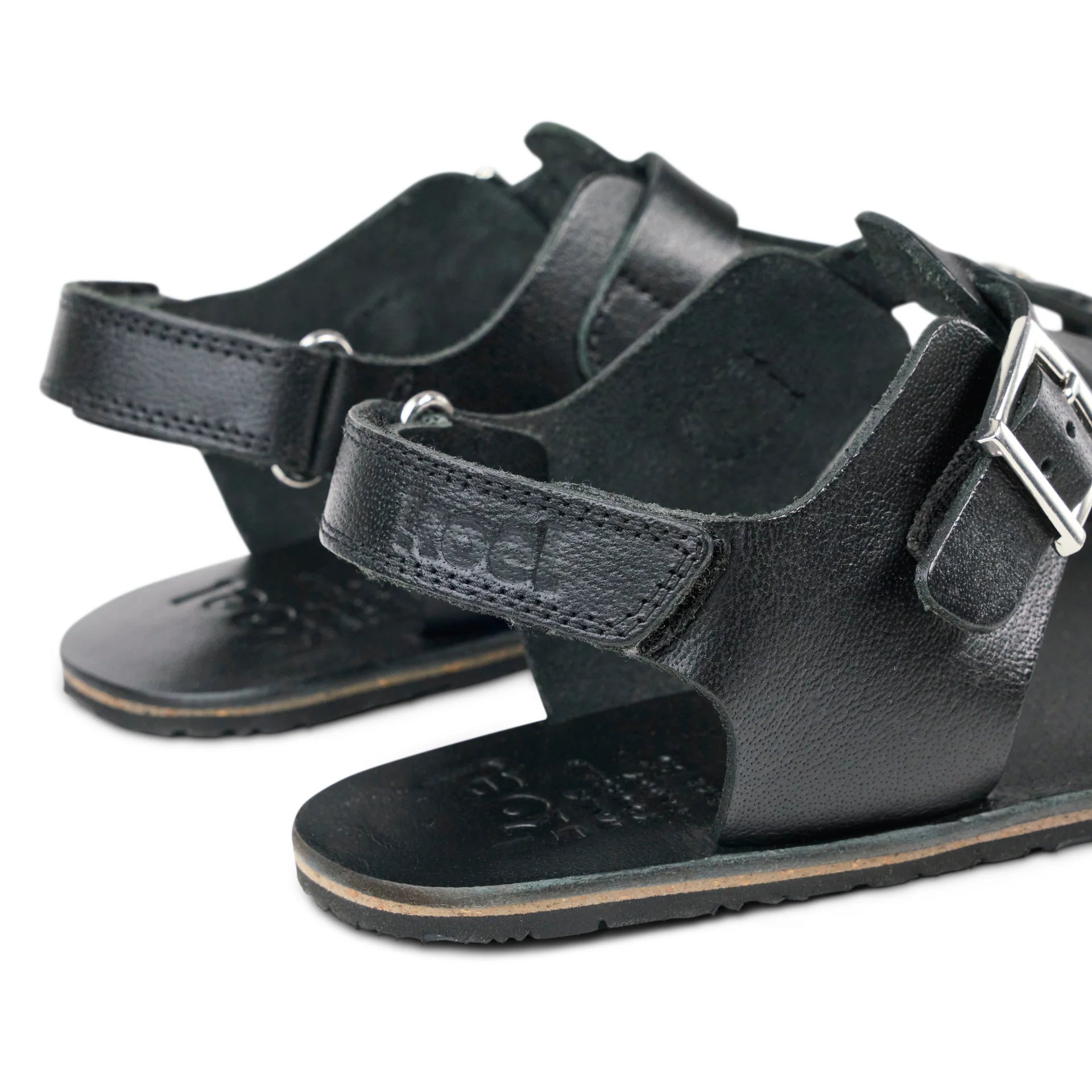 ARIATA Napa - Black
